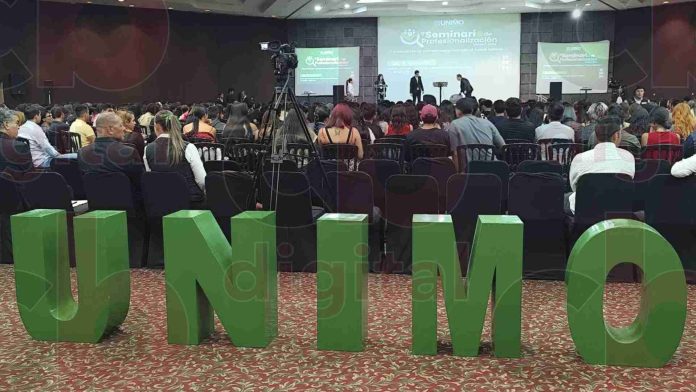 Realiza Universidad Montrer noveno Seminario de Profesionalización para egresados