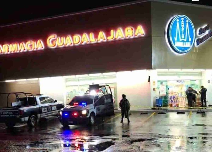 #VIDEO sensible: Difunden el momento exacto del asesinato a la cajera de la Farmacia Guadalajara en Uruapan