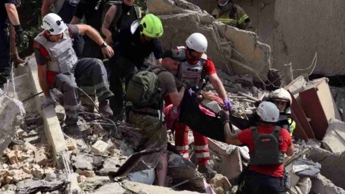 Rusia bombardea hospitales en Ucrania; reportan más de 30 muertos