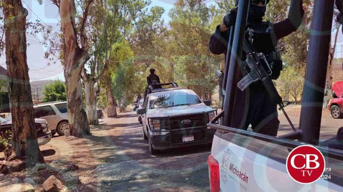 #Video: Enfrentamiento en Cotija deja dos policías muertos