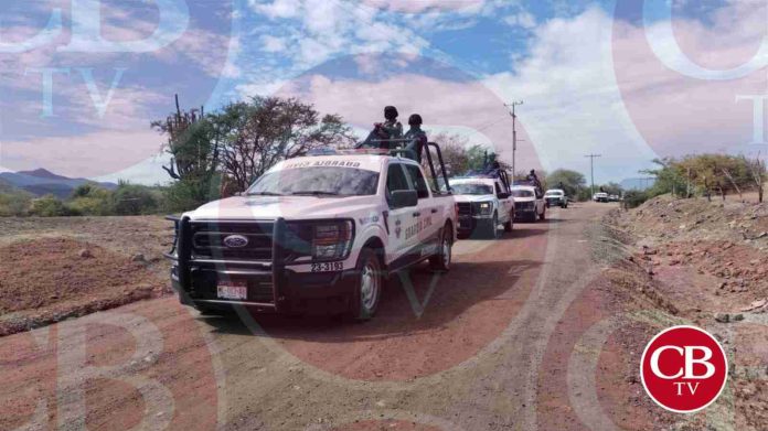 Dejan dos ejecutados en camioneta abandonada en Uruapan