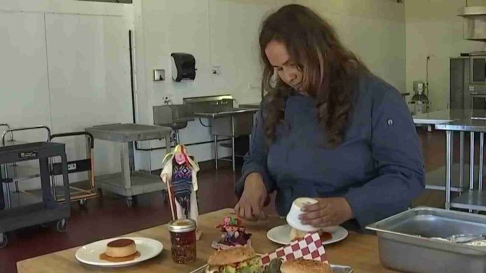 Zamorana triunfa en E.U. con hamburguesas estilo 'Michoacán'