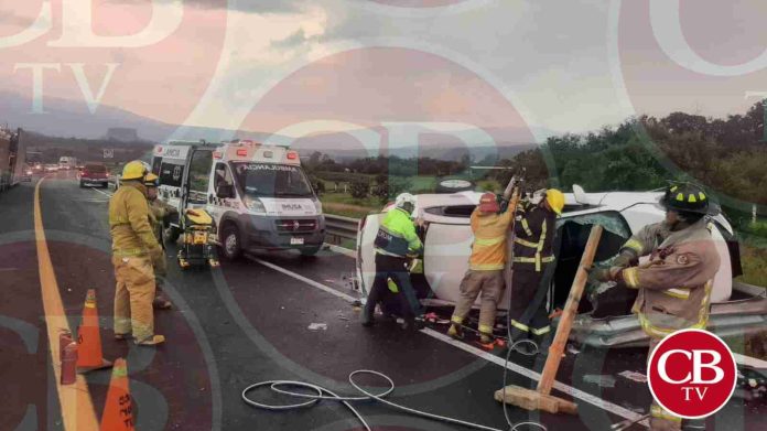 Se accidenta papá, mamá e hijo en la Cuitzeo-Pátzcuaro