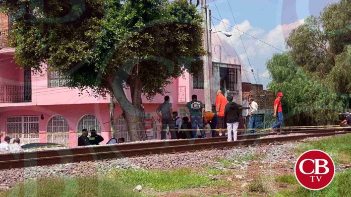 Adulto mayor cae a lado de las vías férreas y muere