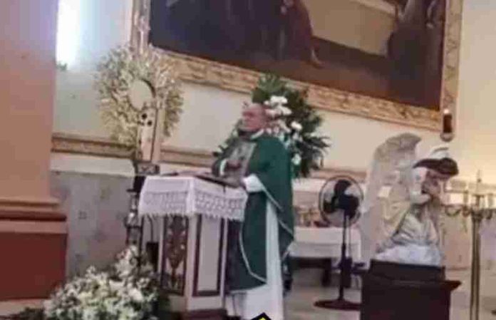 Sacerdote en Jiquilpan les recuerda a su ‘’madre’’ a organizadores de Juegos Olímpicos
