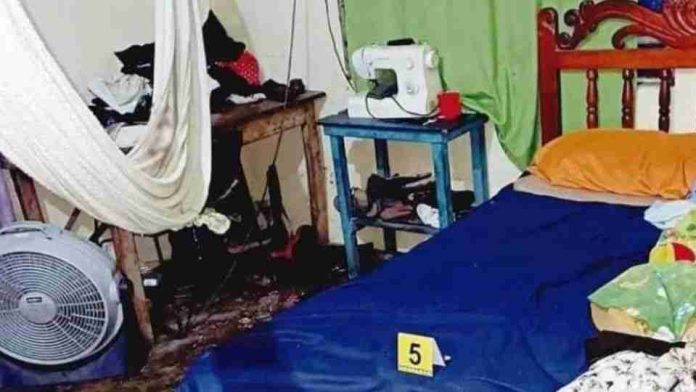Lo alcanza una bala perdida mientras dormía en su casa