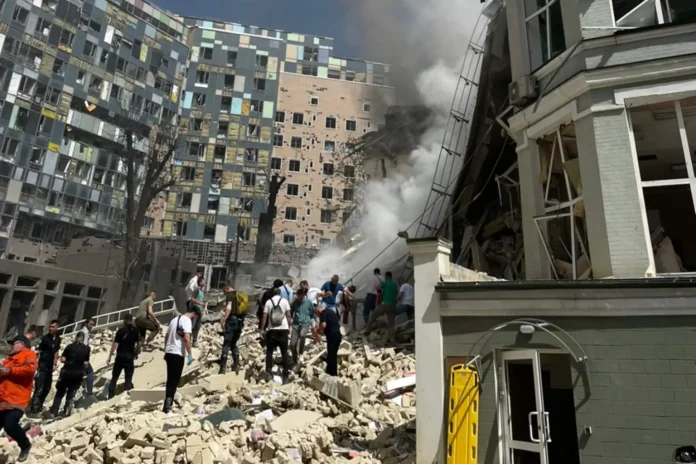 #Video: Bombardeo masivo en Kiev deja mas de 30 muertos