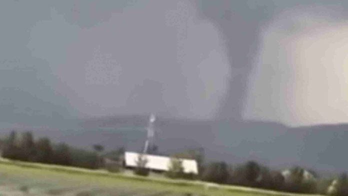 Impactante tornado sorprende en Ocotlán