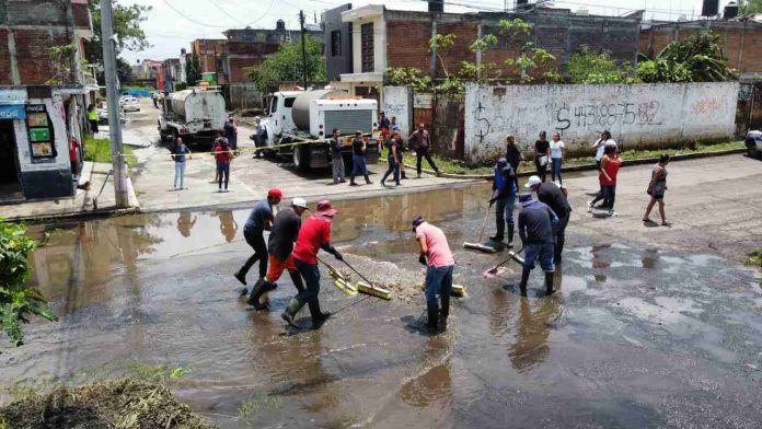 Morelia, Michoacán, a 01 de agosto del 2024.- El Gobierno de Morelia, encabezado por el presidente municipal Alfonso Martínez Alcázar, ha priorizado la atención inmediata a las afectaciones causadas por fenómenos naturales para garantizar la seguridad de las familias morelianas.