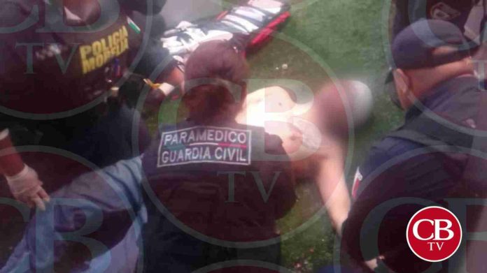 Balean a trabajador de plaza comercial en Santa María