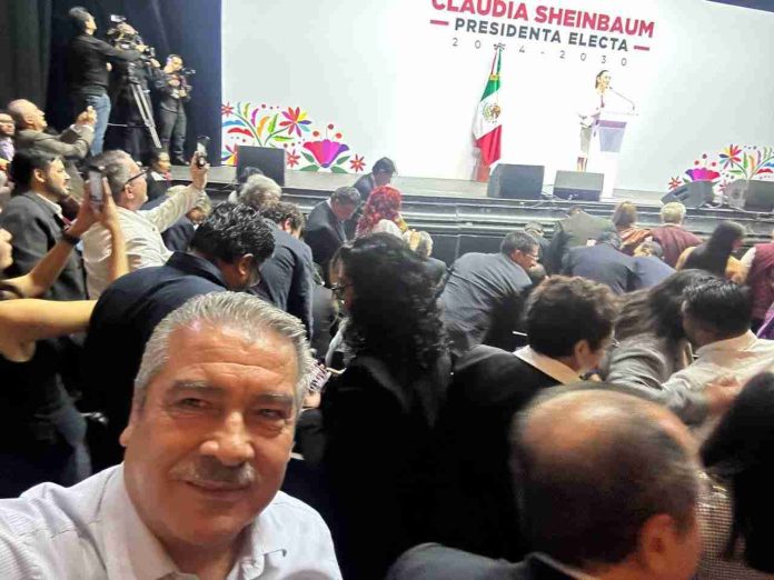 El día de ayer la presidenta electa, Claudia Sheinbaum, realizó un evento en el Tribunal Electoral del Poder Judicial de la Ciudad de México, en donde pidió a los mexicanos, continuar haciendo historia y seguir haciendo de México una patria grande, en la que participen mujeres, hombres, jóvenes, niños y niñas, fue la invitación que Claudia Sheinbaum realizó a todos los mexicanos y mexicanas tras recibir su constancia como Presidenta Electa.