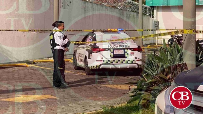 Asesinan un hombre a balazos frente a Costco Morelia