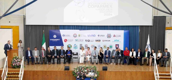 Red Juntos por Michoacán y Coparmex reconocen a estudiantes por su excelencia académica