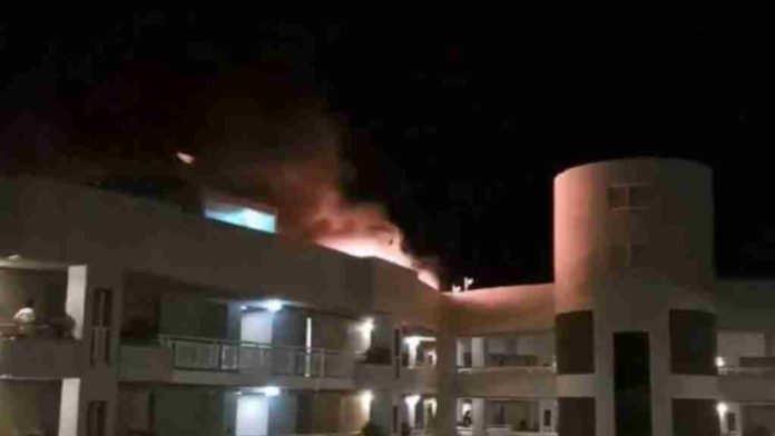 Helicóptero se estrella contra hotel Hilton en Australia; piloto muere
