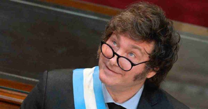 El presidente argentino Javier Milei podría no viajar a México