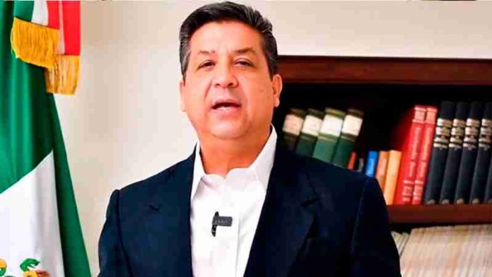 Exgobernador García Cabeza de Vaca denuncia que su hijo fue interceptado por sujetos armados; escoltas lo pusieron a salvo