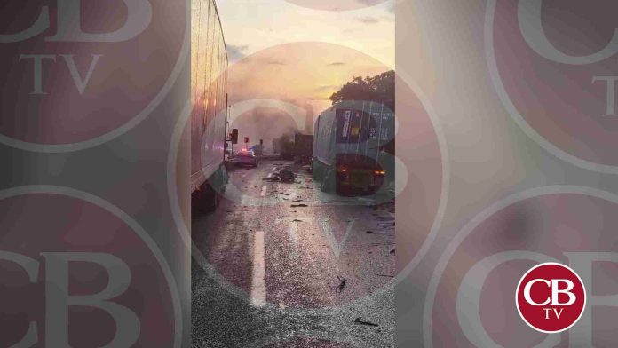 Se incendia tráiler en la México - Guadalajara