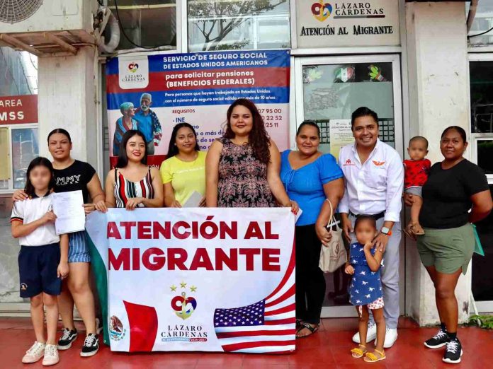 Entregan documentos de apostilla, traducción e inserción de doble nacionalidad en Lázaro Cárdenas