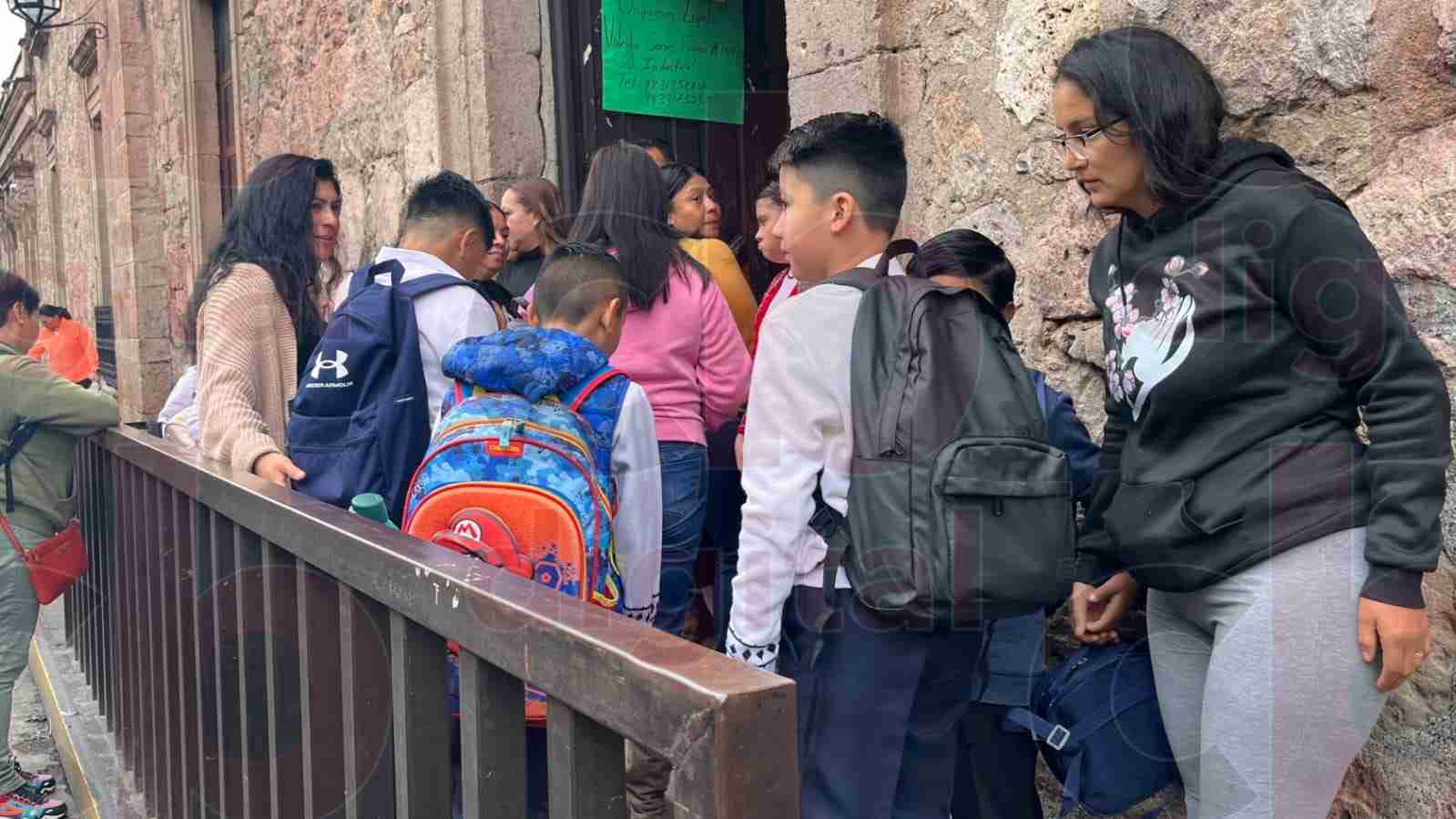 Déficit de 2 mil 500 docentes en escuelas de Michoacán: CNTE Déficit de 2 mil 500 docentes en escuelas de Michoacán: CNTE