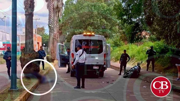 Adolescente choca su moto en Zacapu y se muere