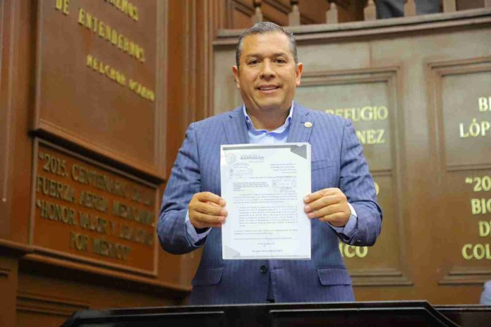 El vicepresidente del Congreso del Estado, precisó que se trata de la armonización de la reforma federal y reafirmó que los derechos de los trabajadores son intocablesEl vicepresidente del Congreso del Estado, precisó que se trata de la armonización de la reforma federal y reafirmó que los derechos de los trabajadores son intocables
