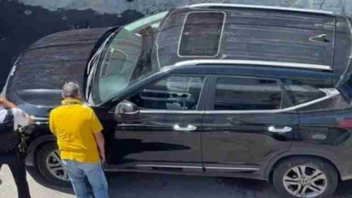 Encuentran tercer vehículo con restos humanos en Puebla