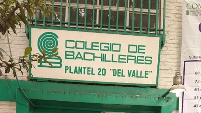 Sujetos armados balean a alumnos de Bachilleres fuera de plantel