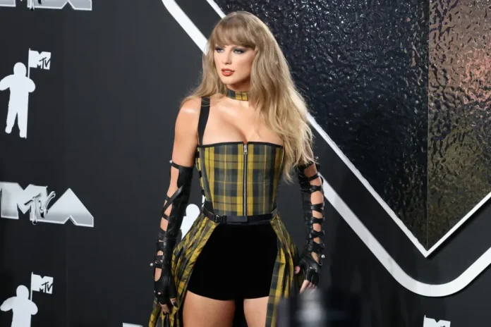 La mayoría de votantes en EE.UU. creen que Harris se beneficia con el apoyo de Taylor Swift