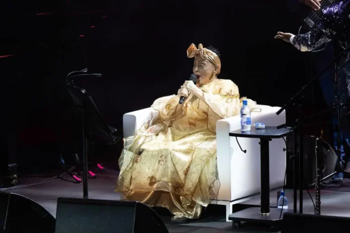 Se retira Omara Portuondo definitivamente de los escenarios
