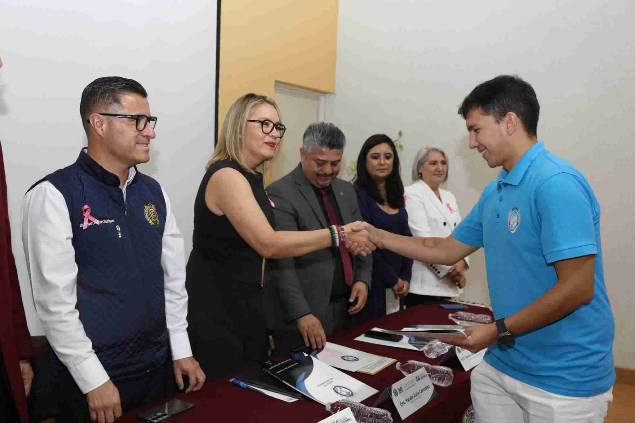 Cuidemos nuestra Universidad Michoacana, trabajemos y seamos honestos: Yarabí Ávila Cuidemos nuestra Universidad Michoacana, trabajemos y seamos honestos: Yarabí Ávila