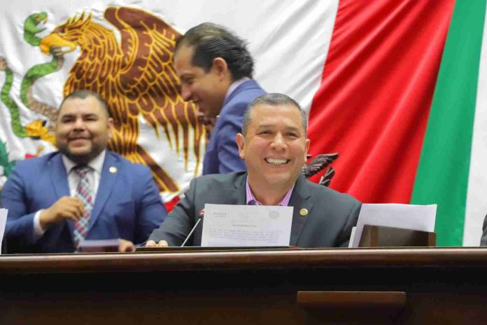 Barragán se compromete a transformar el Comité de Editorial, Biblioteca y Archivo del Congreso del Estado
