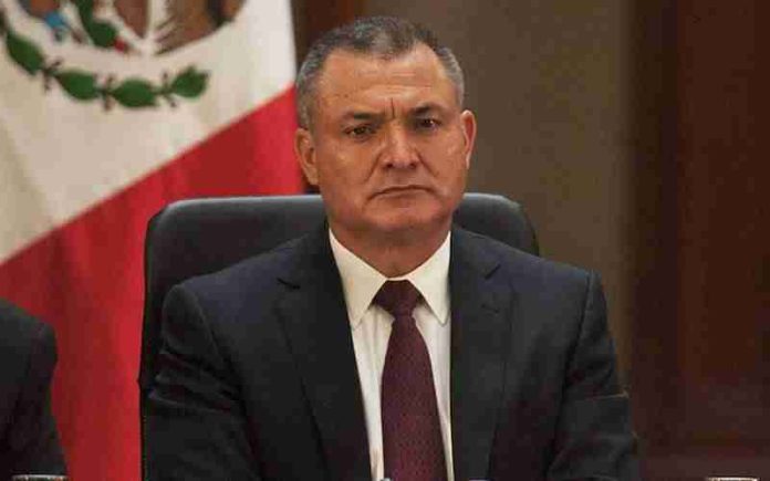 Genaro García Luna afronta posible cadena perpetua vestido de civil