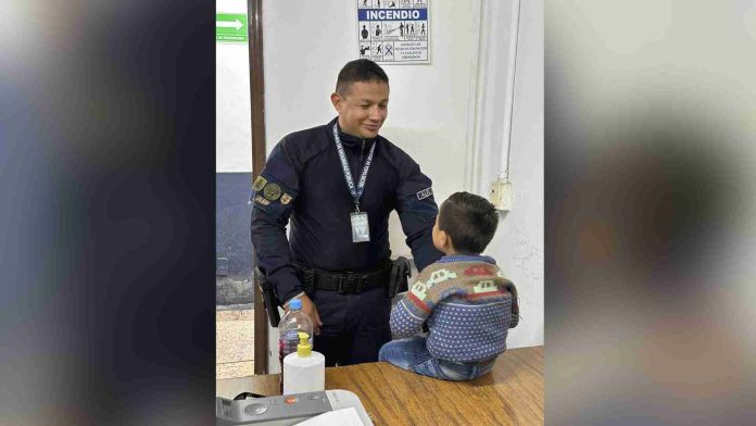 Guardia Civil localiza a niño extraviado, en Morelia