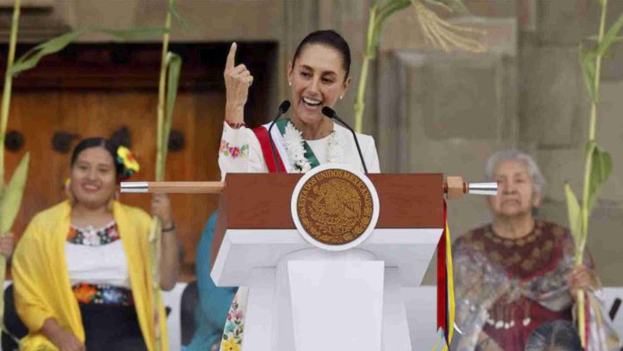 Claudia Sheinbaum presenta Olinia, primer auto eléctrico hecho en México