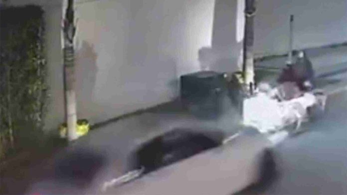 Conductor atropella a pareja de adultos mayores en Puebla