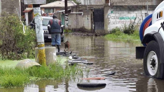 Muere menor al caer a drenaje en Morelos