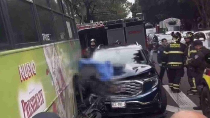 Mujer atropella y mata a presunto ladrón en CDMX