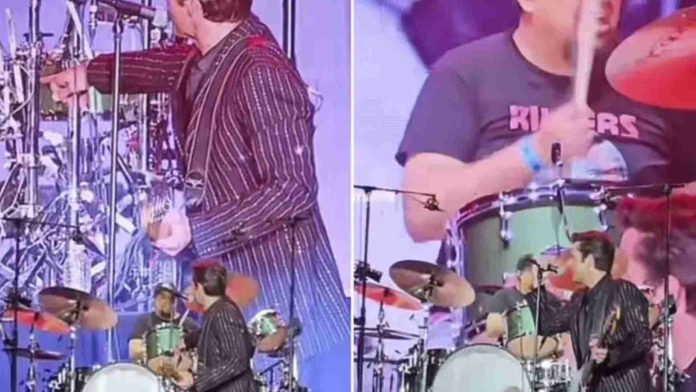 The Killers invitan a fan a tocar la batería y lo bajan por no saberse las canciones