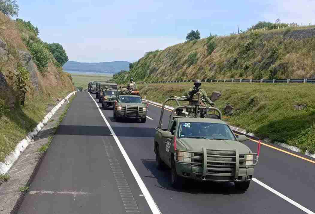Llegan a Uruapan 300 militares a reforzar la seguridad Llegan a Uruapan 300 militares a reforzar la seguridad