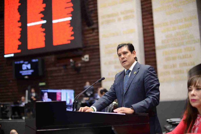 Propone Ernesto Núñez crear base de datos de telefonía celular, en México