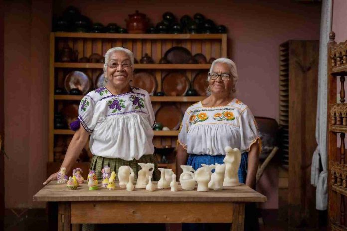 Aprende a elaborar velas, calaveritas de azúcar y artesanías de barro vidriado en este taller