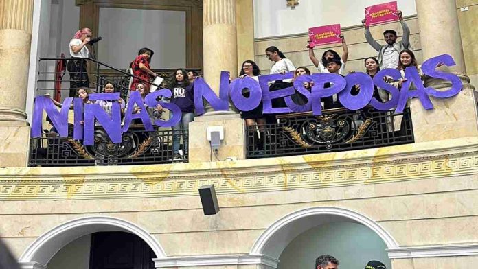 Colombia aprueba ley para prohibir matrimonio infantil