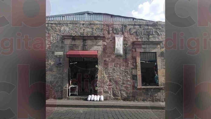 Baños de la plaza Allende,lugar para encuentros íntimos: Locatarios