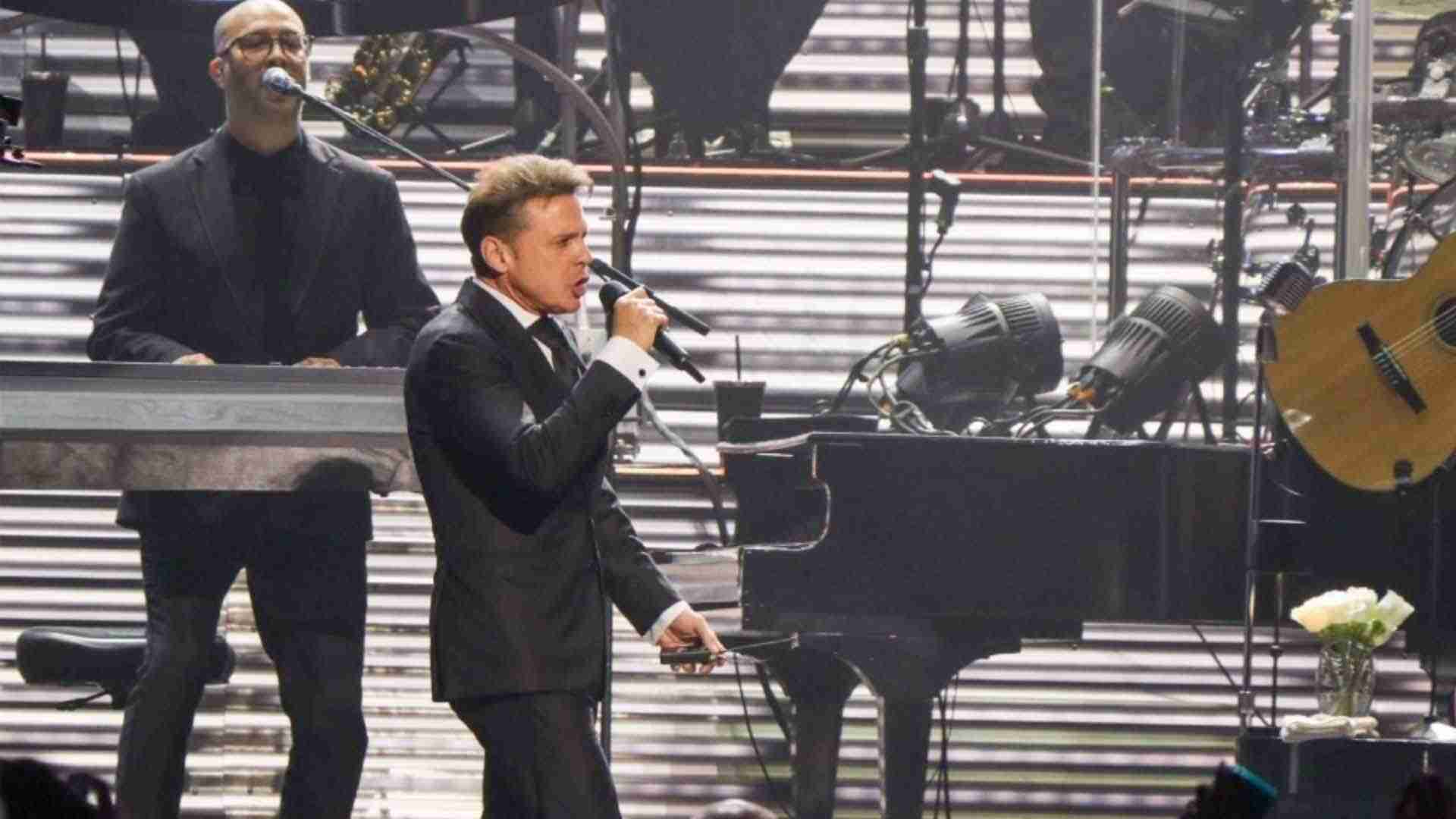 Luis Miguel preocupa a sus fans tras interrumpir concierto por problemas de salud Luis Miguel preocupa a sus fans tras interrumpir concierto por problemas de salud