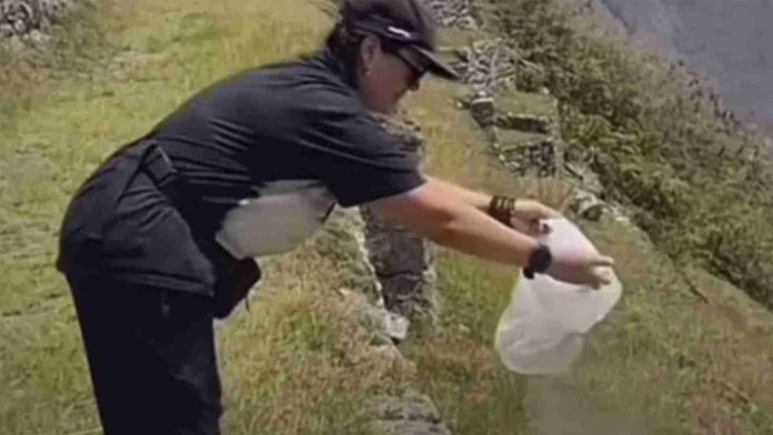 Turista genera controversia por arrojar cenizas de un fallecido en Machu Picchu