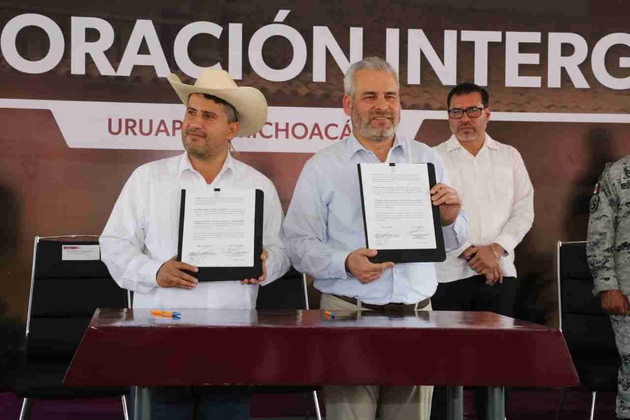 Bedolla y Manzo firman convenio para fortalecer la seguridad en Uruapan Bedolla y Manzo firman convenio para fortalecer la seguridad en Uruapan