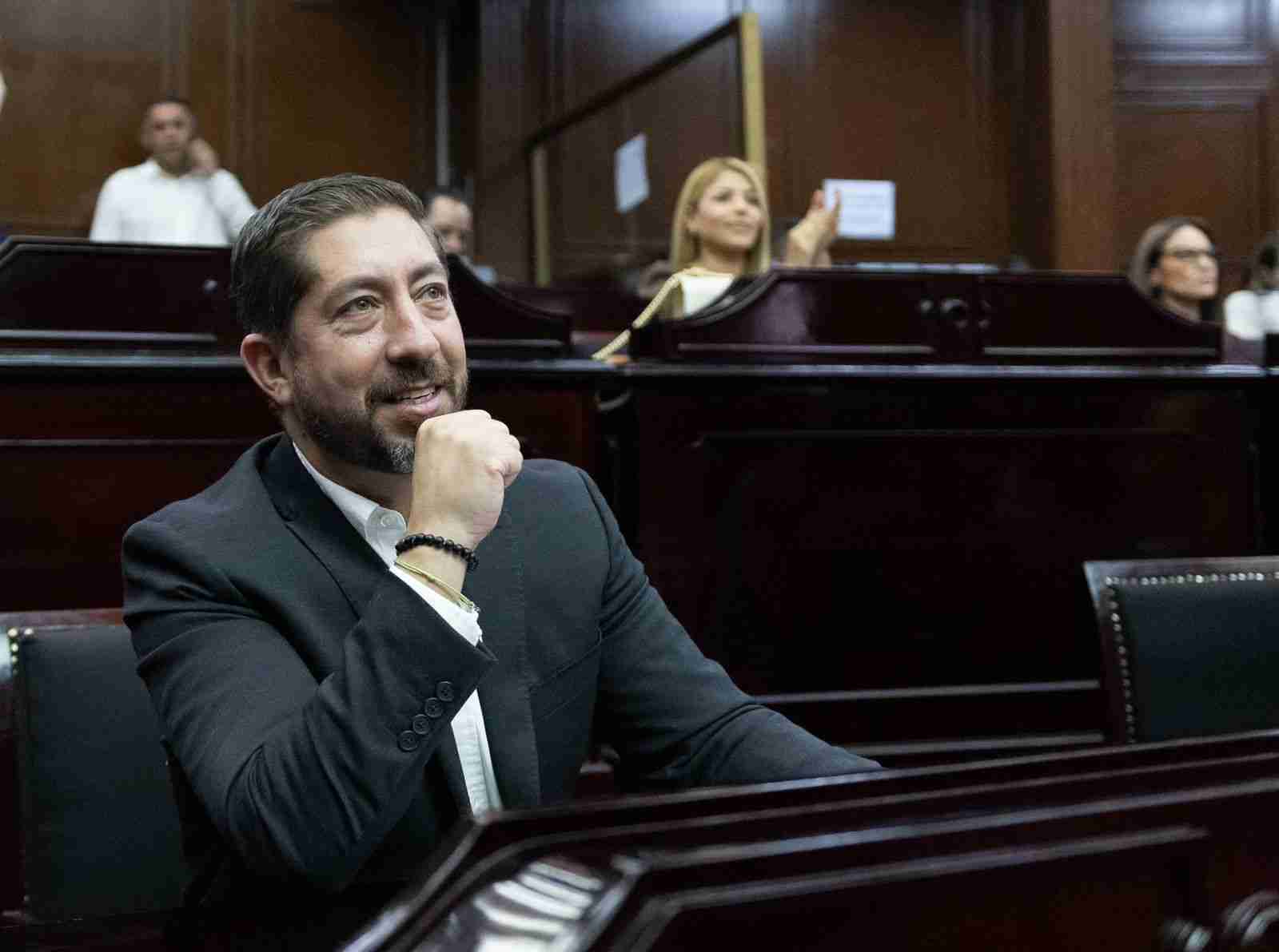 Formalizar campamentos tortugueros para potenciar su labor, propone el diputado Abraham Espinoza Formalizar campamentos tortugueros para potenciar su labor, propone el diputado Abraham Espinoza
