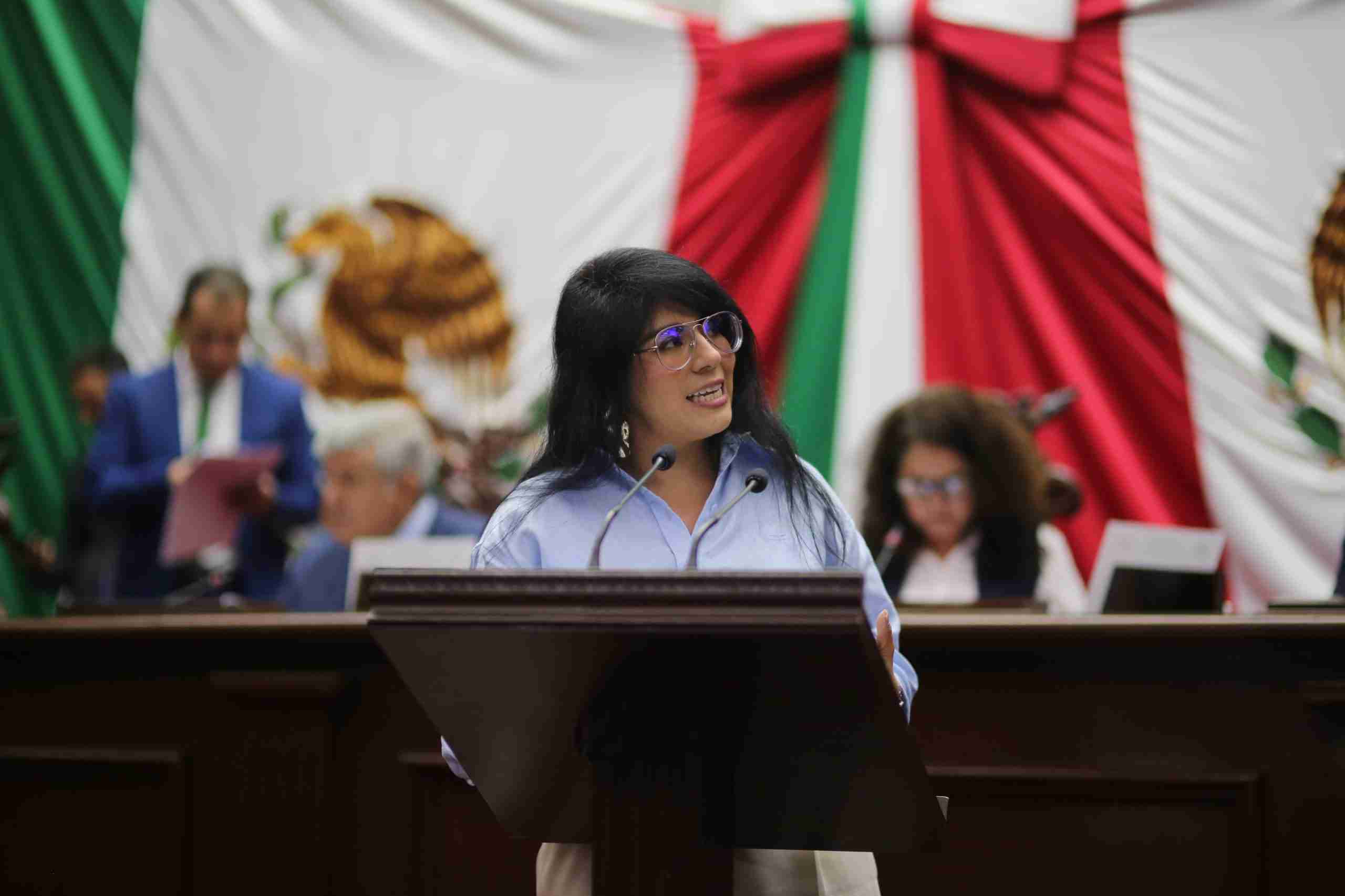 Presenta Vanhe Caratachea iniciativa en favor de mujeres jornaleras en Michoacán Presenta Vanhe Caratachea iniciativa en favor de mujeres jornaleras en Michoacán