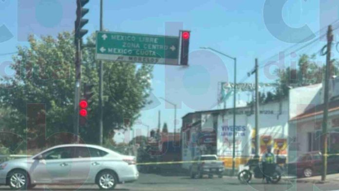 Cerrada la avenida Río Grande al cruce con Morelos, al norte de Morelia