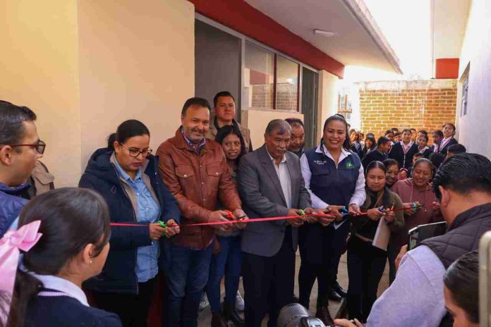 CONTINÚA LA ENTREGA DE OBRAS DEL PROGRAMA LA ESCUELA ES NUESTRA